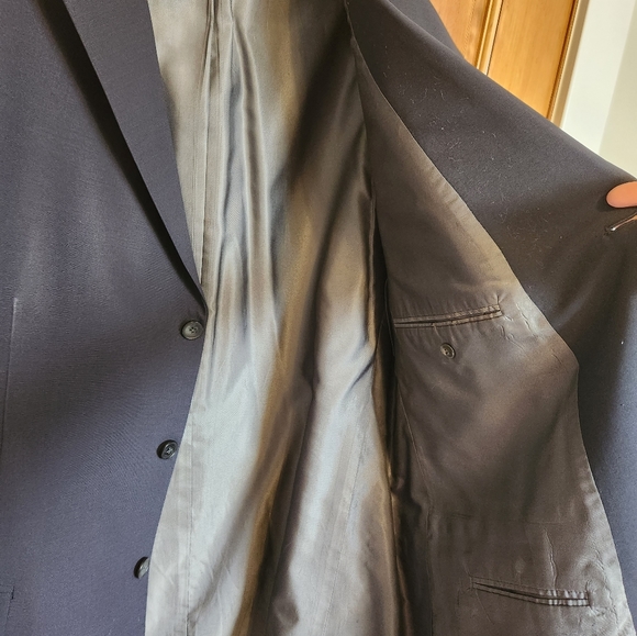 Oscar DeLaRenta Navy Suit Jacket. Suze 48R. Beautiful coat. - Picture 2 of 4